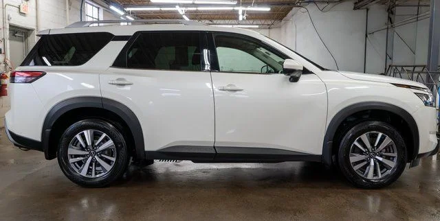 Used 2024 White Nissan SL image 5