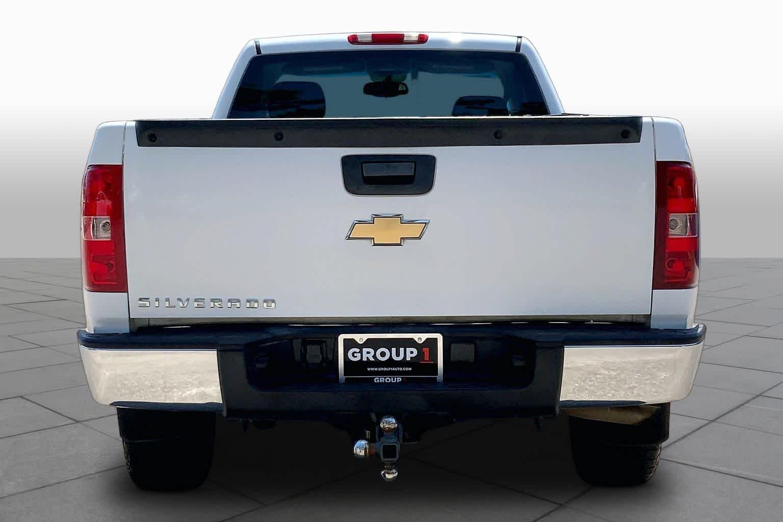 Used 2007 Summit White Chevrolet Work Truck image 4