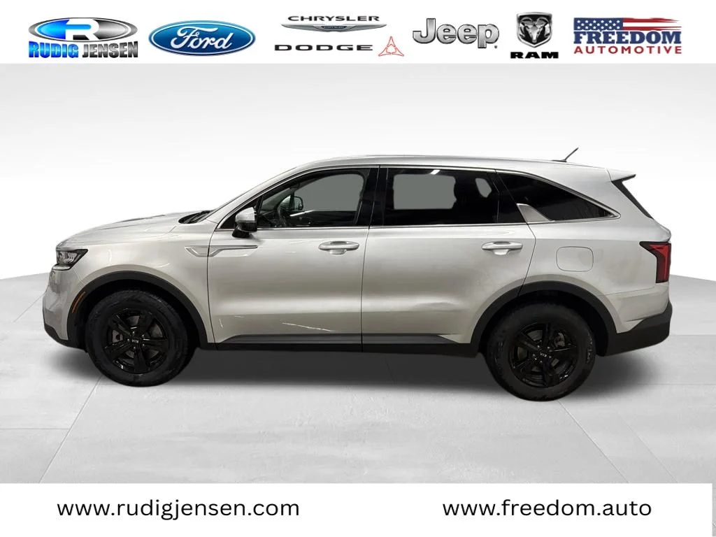 Used 2021 Kia Sorento LX with VIN 5XYRG4LC7MG027552 for sale in Tomah, WI