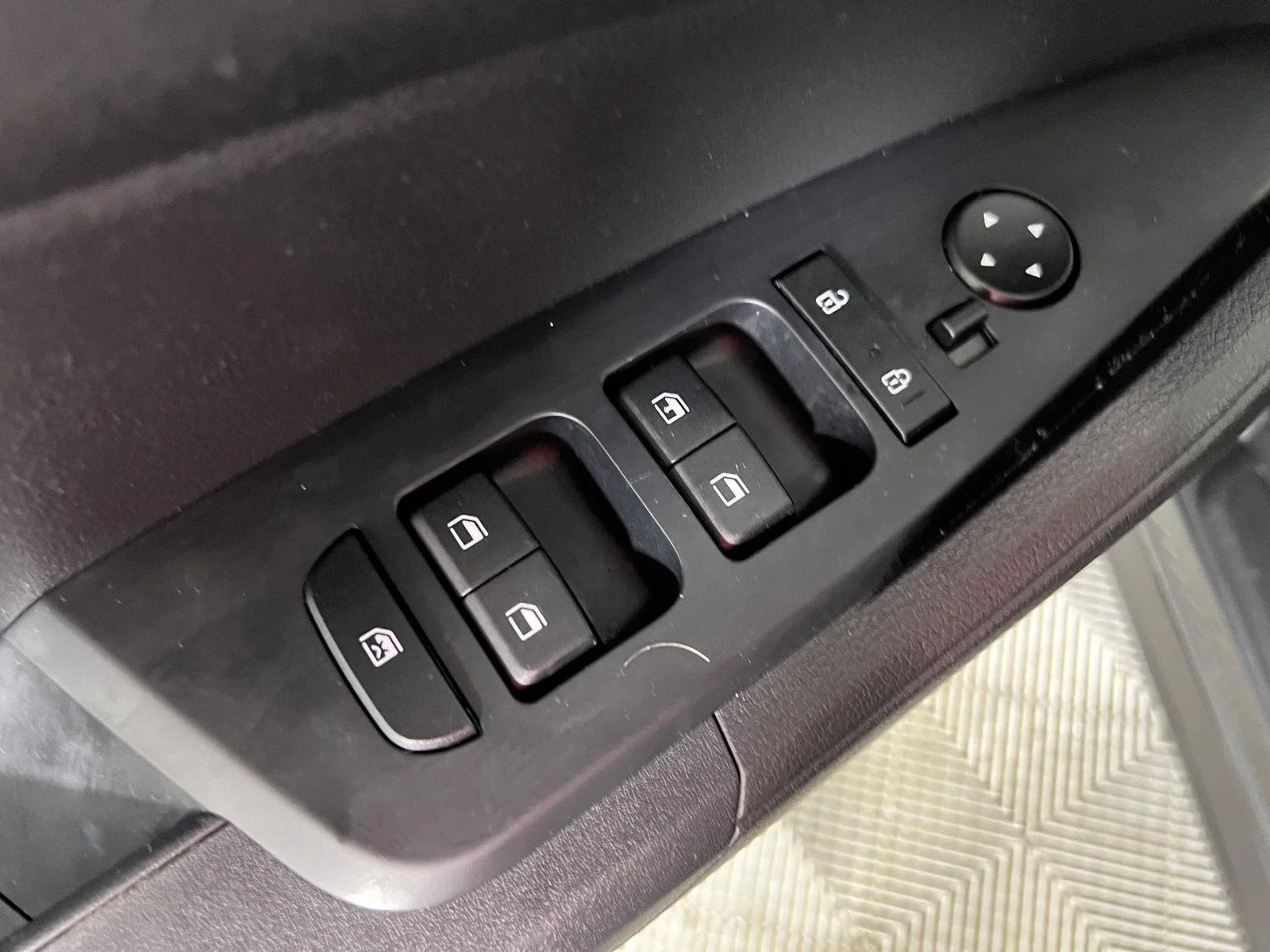 Used 2024 Gy Kia LX image 13