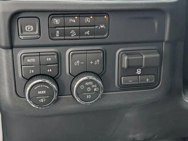 New 2027 Polar White Tricoat Chevrolet High Country image 16