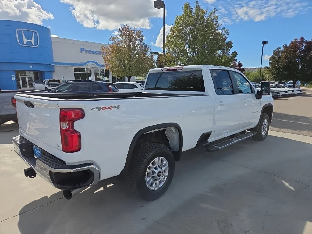 Used 2025 White Chevrolet LT image 5