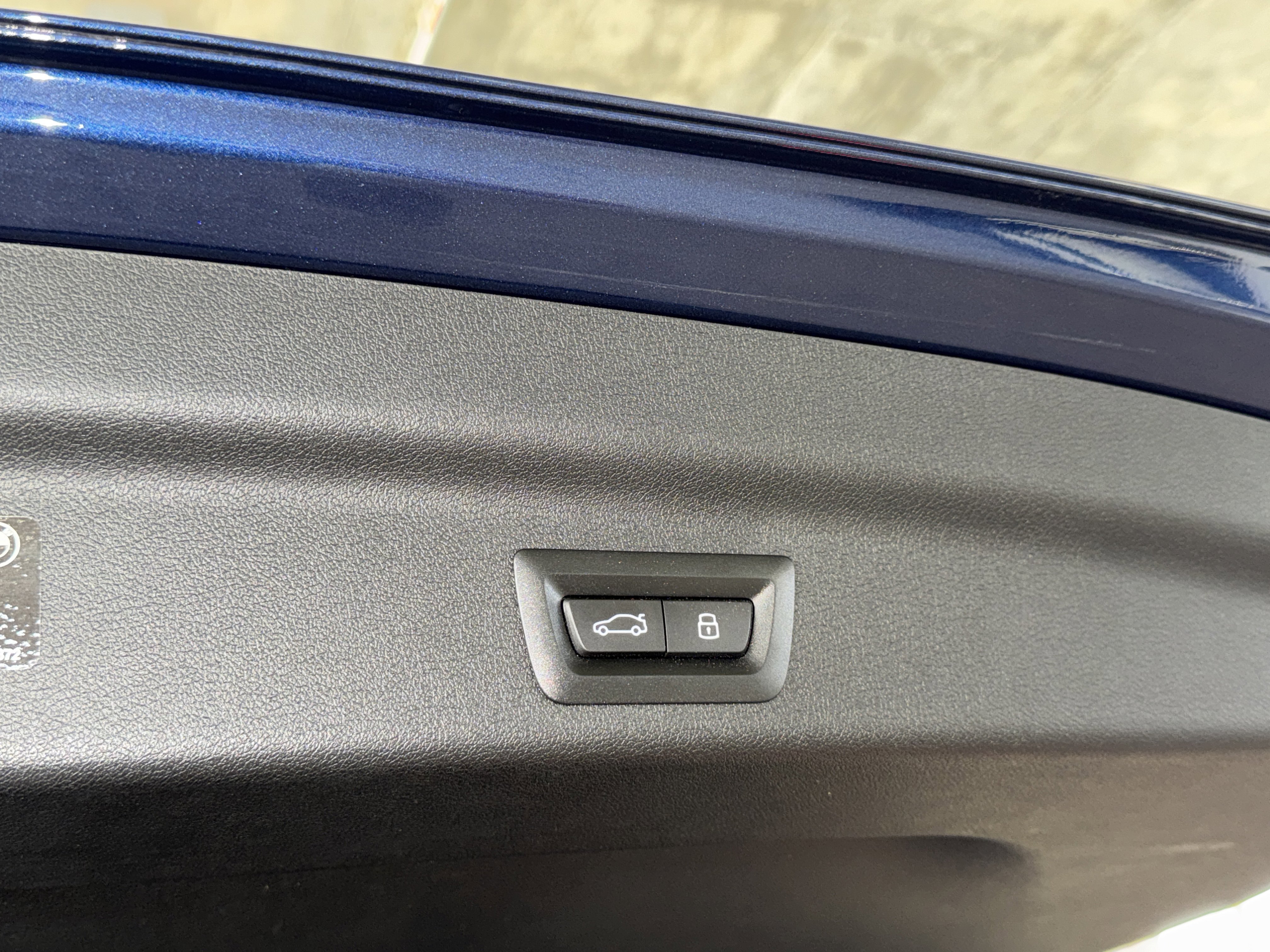 Used 2025 Phytonic Blue Metallic BMW xDrive28i image 14