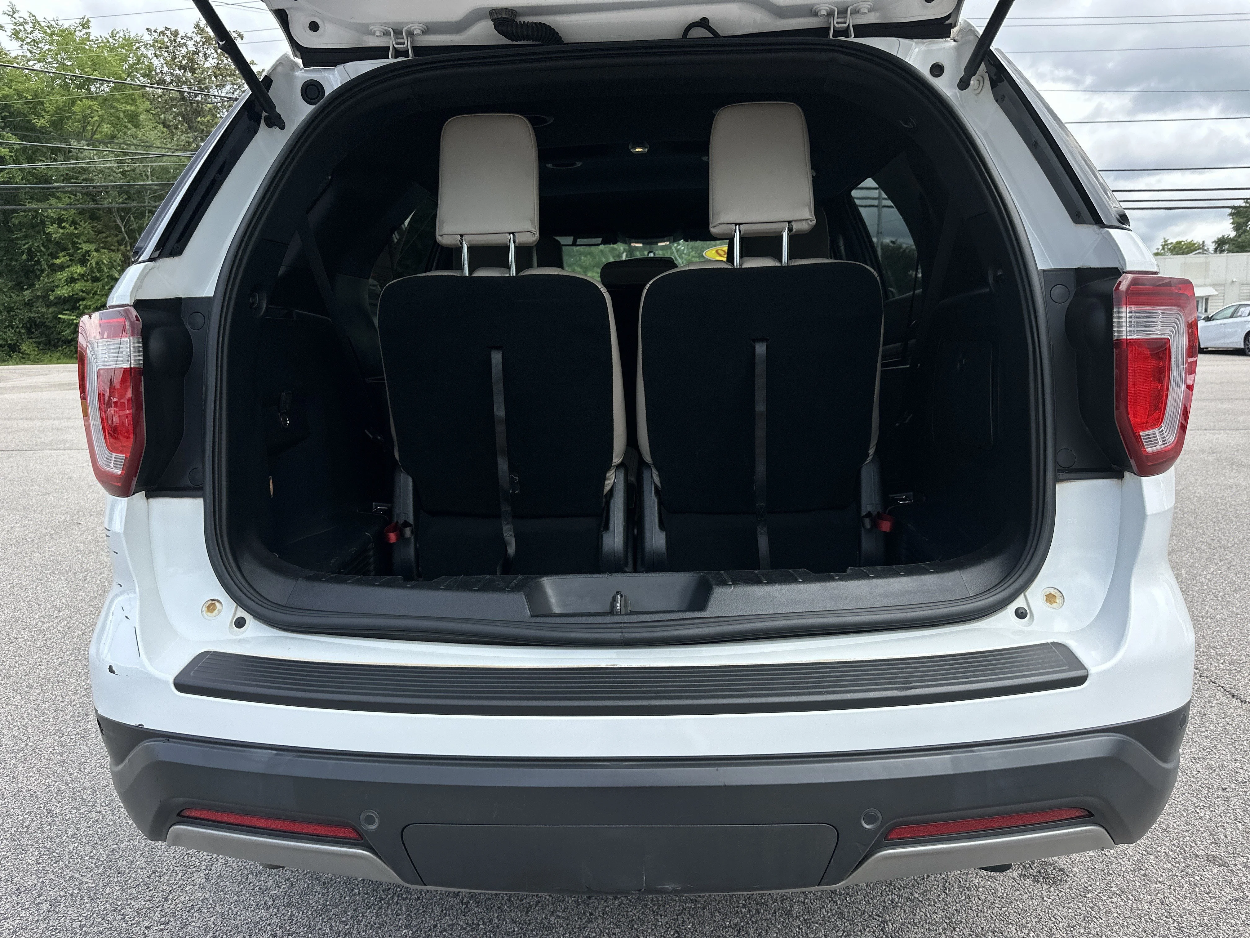 Used 2019 Oxford White Ford XLT image 19