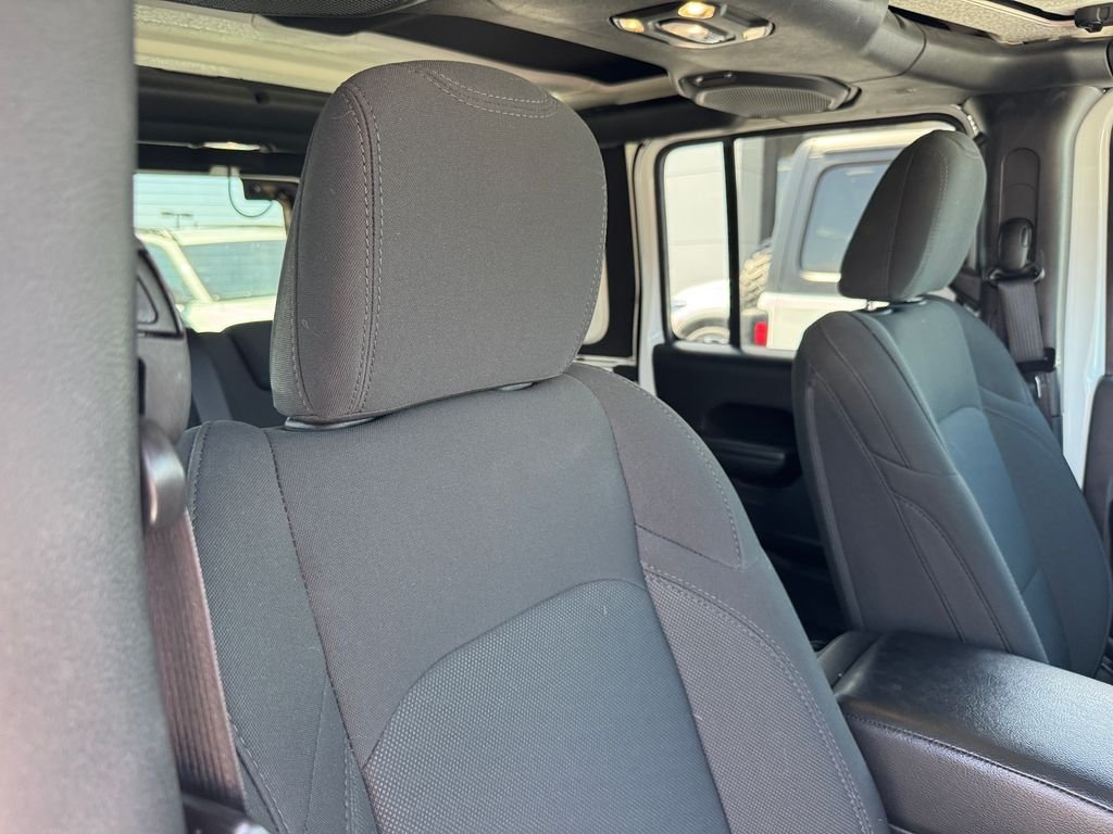 Used 2021 White Jeep Unlimited Sport S image 3