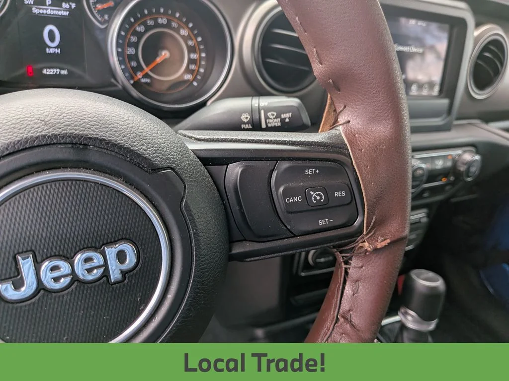 Used 2022 Blue Jeep Sport image 19