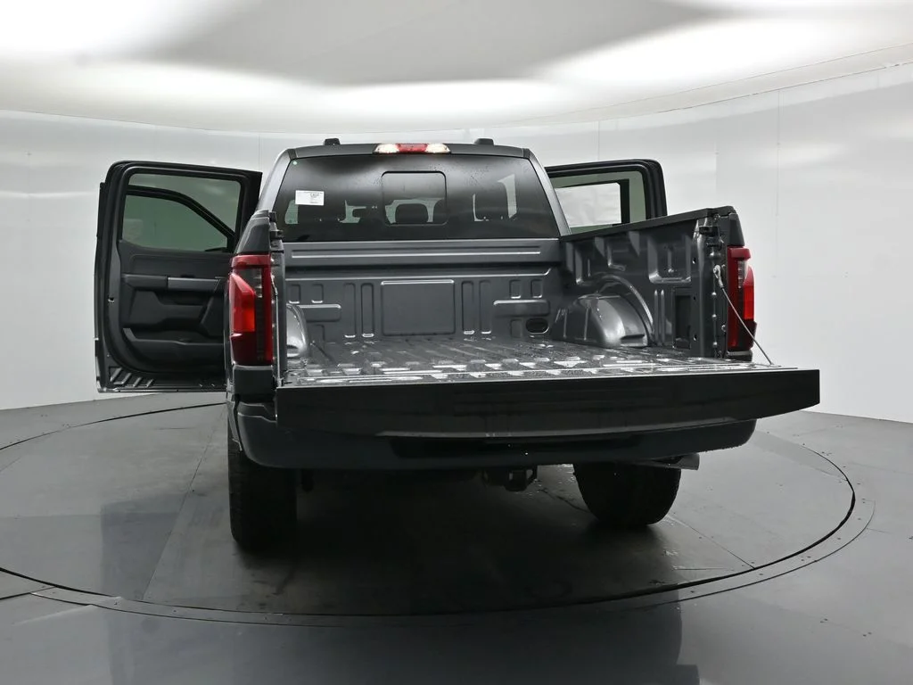 New 2026 Carbonized Gray Metallic Ford XLT image 31