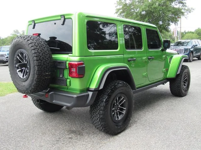 Certified Used 2025  Jeep Rubicon image 7