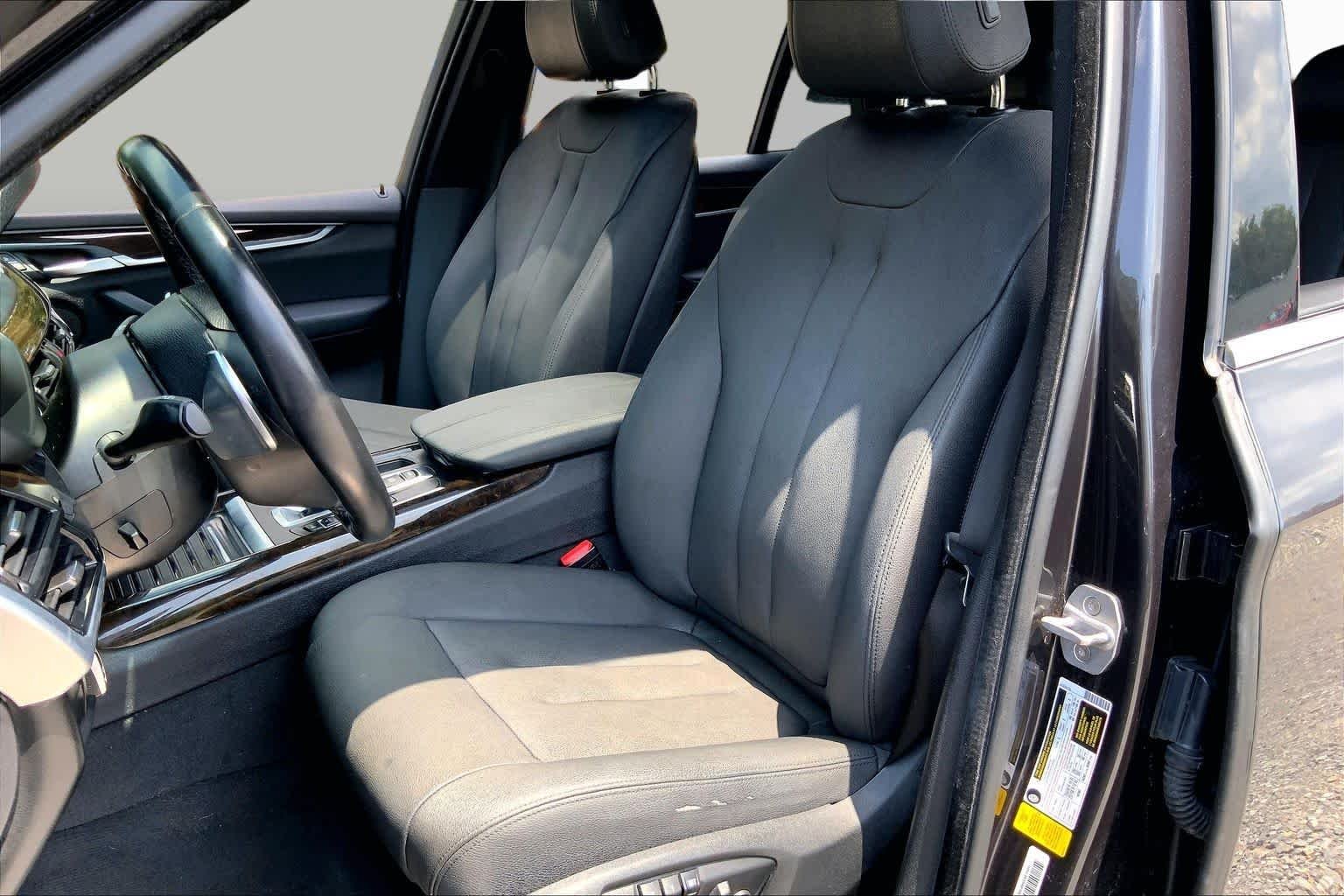 Used 2018 Dark Graphite Metallic BMW sDrive35i image 8