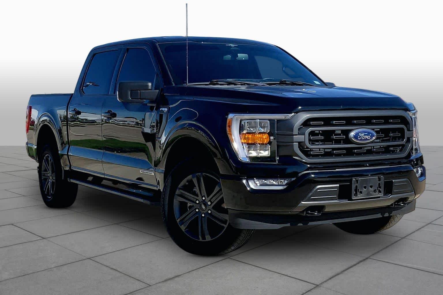 Used 2023 Agate Black Metallic Ford XLT image 3