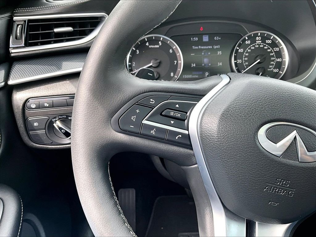 Used 2024 White INFINITI SPORT image 23