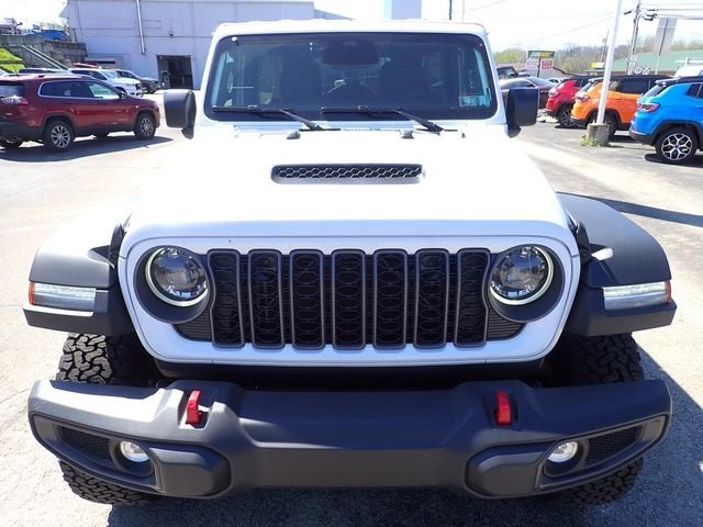New 2026 Bright White Clear-Coat Exterior Paint Jeep Rubicon image 12