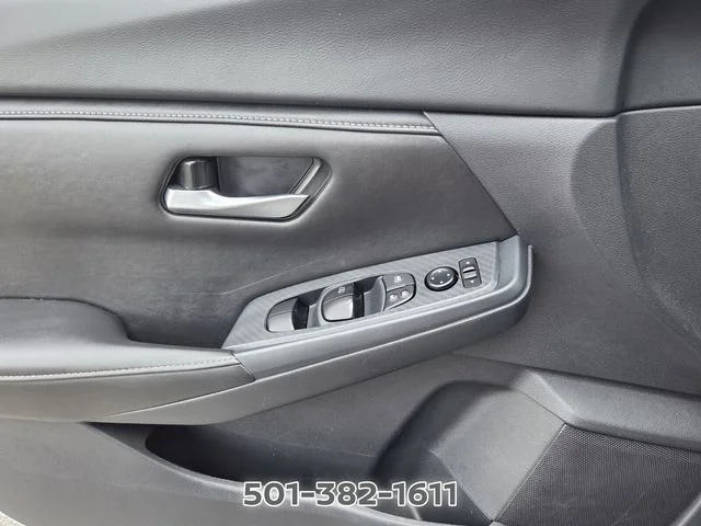 Used 2025 Gray Nissan SV image 27