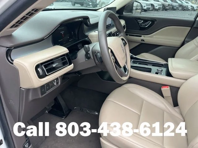 Used 2023 White Metallic Lincoln Standard image 6