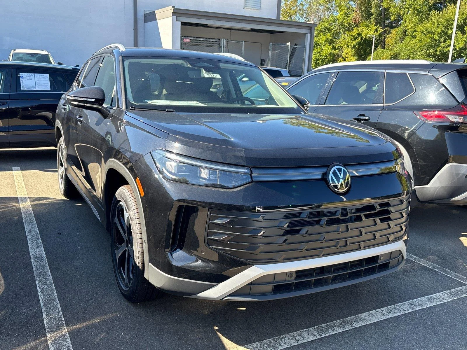 New 2026 Deep Black Pearl Volkswagen SE image 7