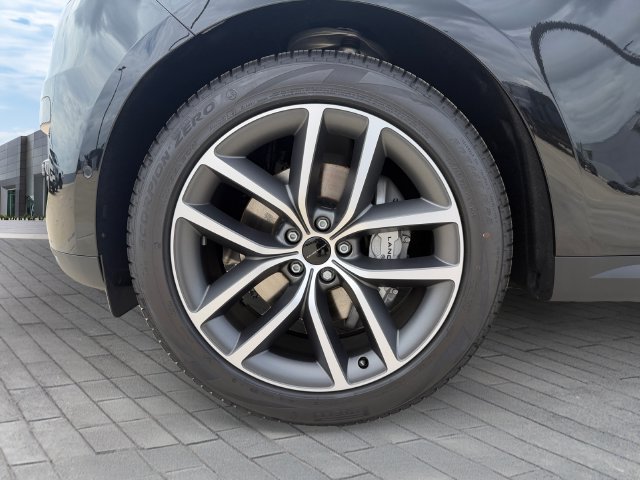 New 2027 Santorini Black Land Rover SE image 9