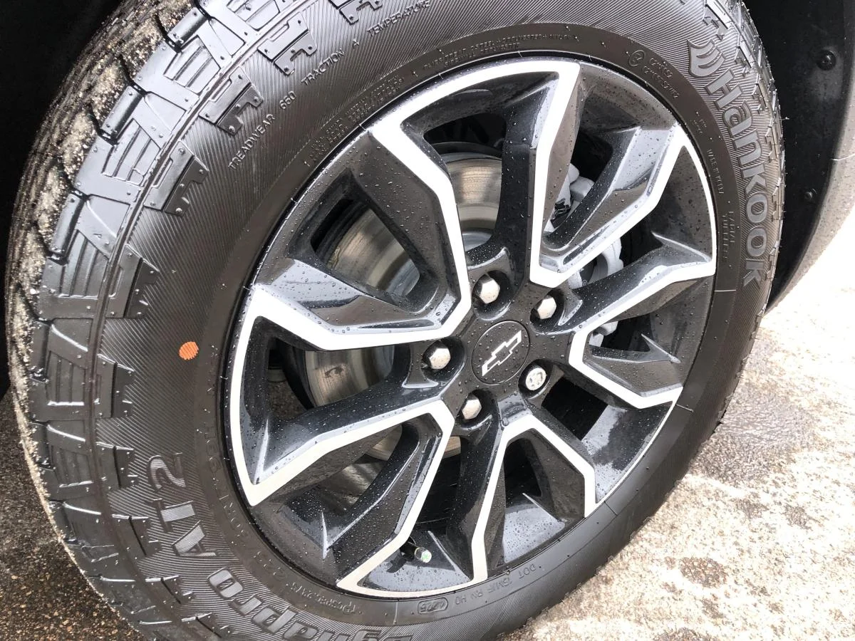 New 2026 Grey Chevrolet AWD 4dr ACTIV image 9
