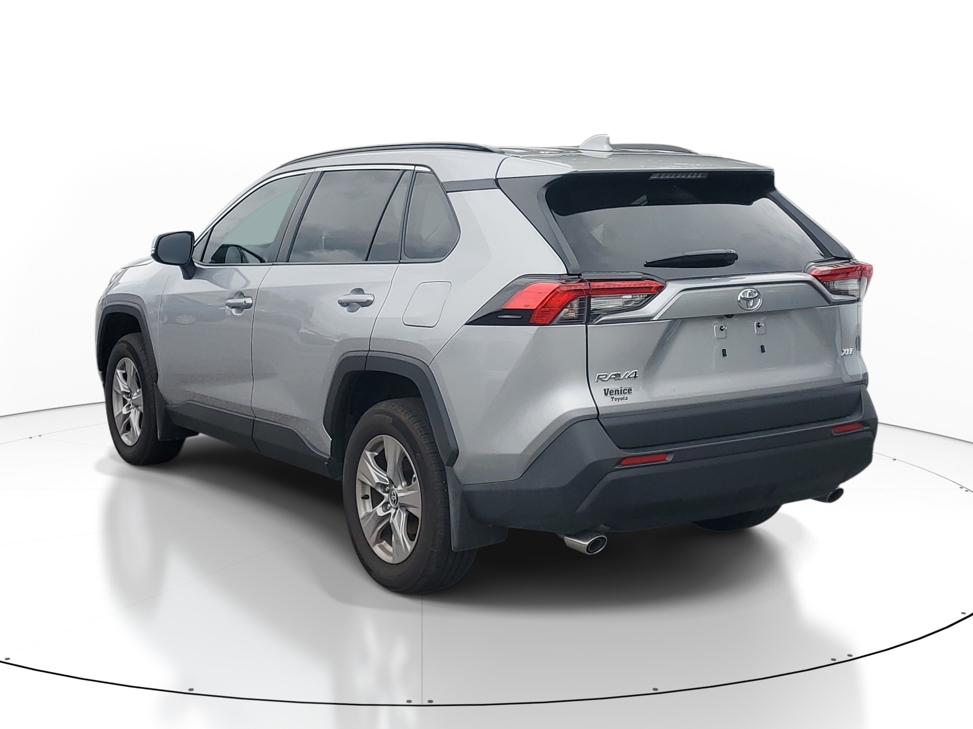 Used 2025 Silver Sky Metallic Toyota XLE image 8