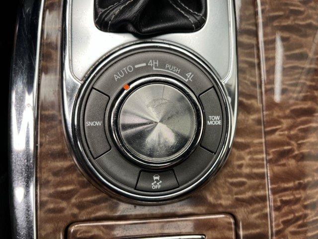 Used 2020 Brilliant Silver Metallic Nissan SL image 18