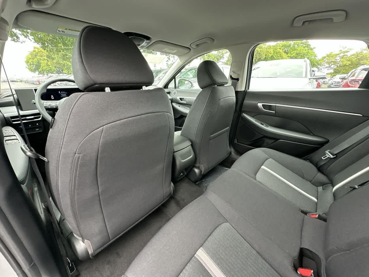 New 2026 Aero Silver Hyundai SE image 52