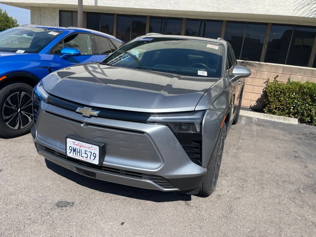 Used 2024 Sterling Gray Metallic Chevrolet LT image 18