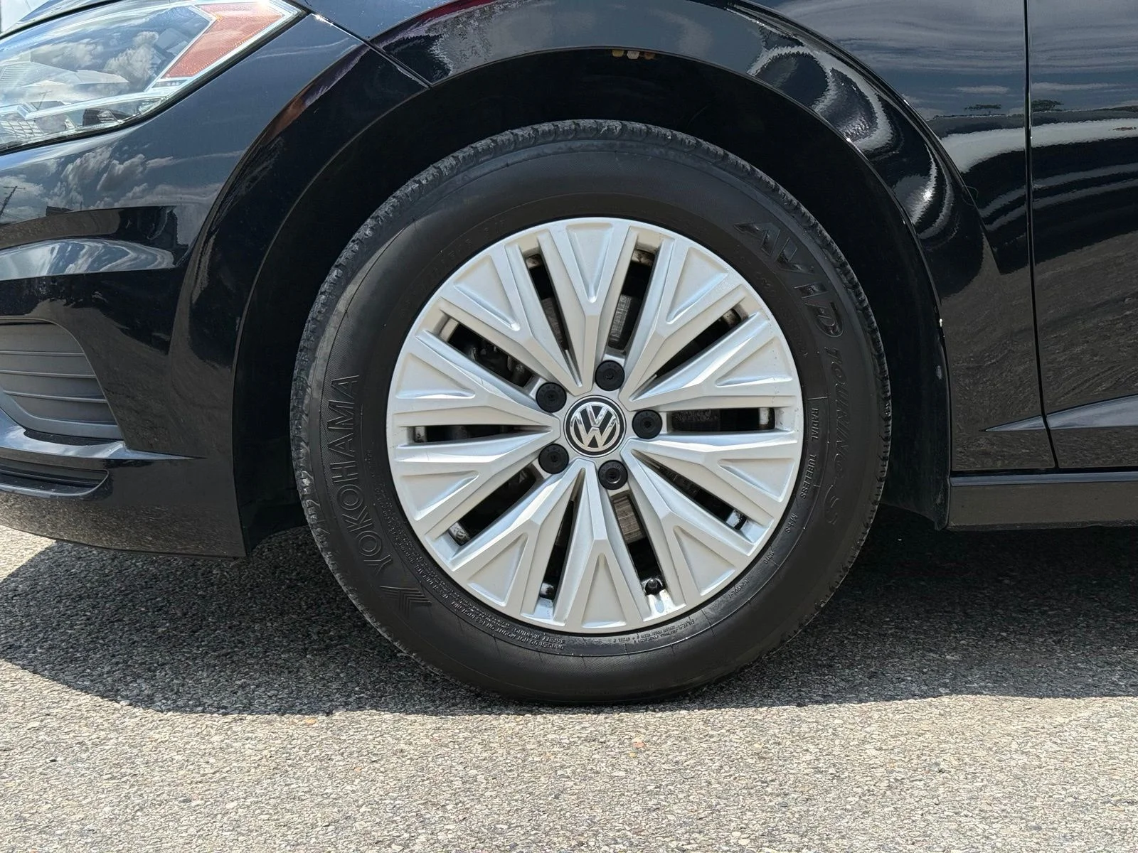 Used 2019 Black Volkswagen 1.4T S image 4