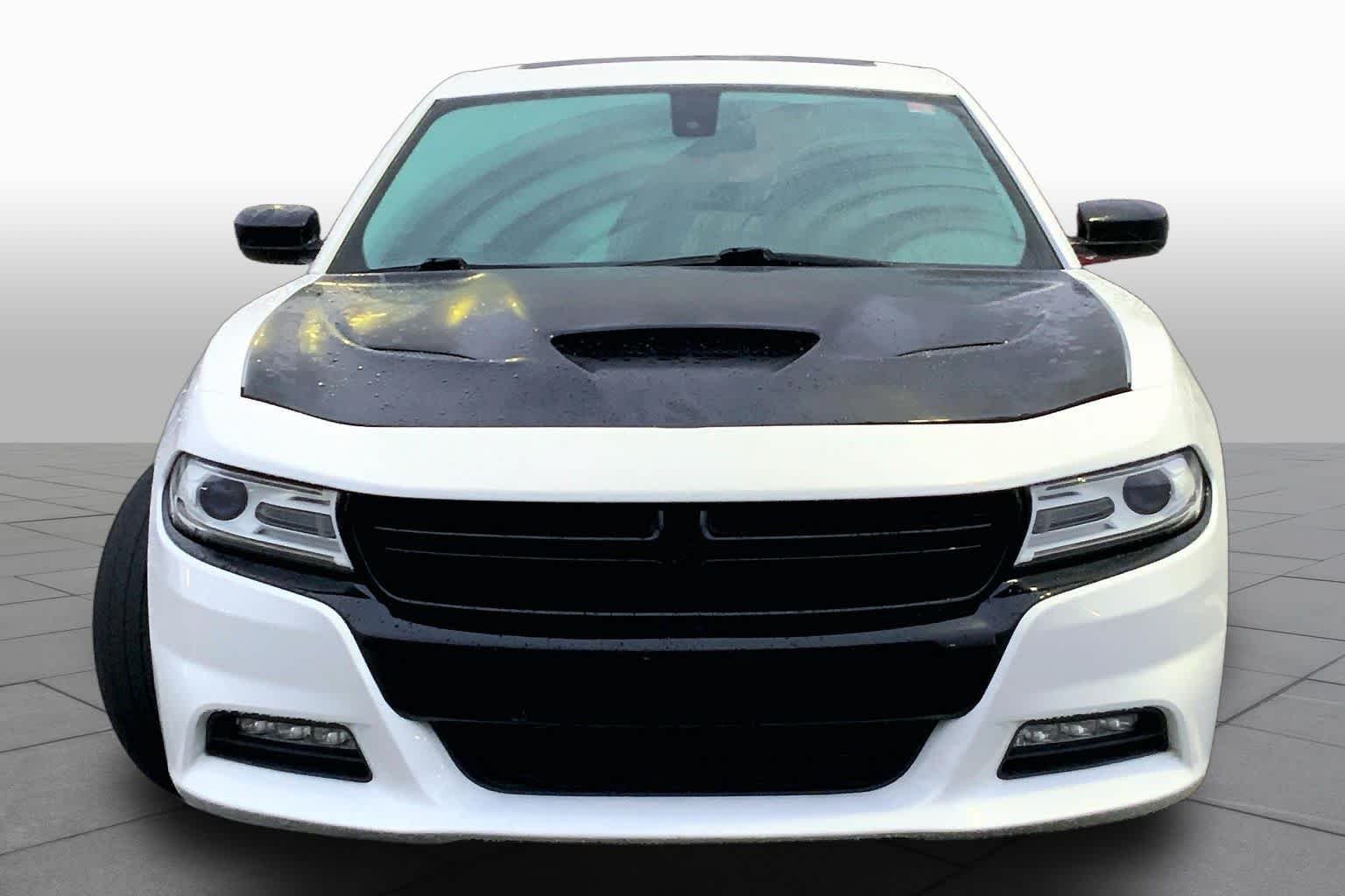 Used 2016 Bright White Clearcoat Dodge R/T image 4