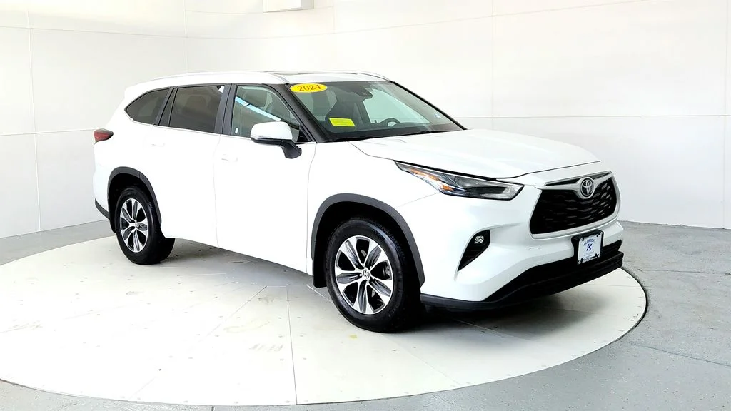 Certified Used 2024 Beige Toyota XLE image 7