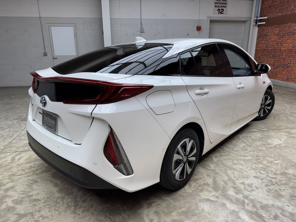 Used 2019 White Toyota Advanced image 4