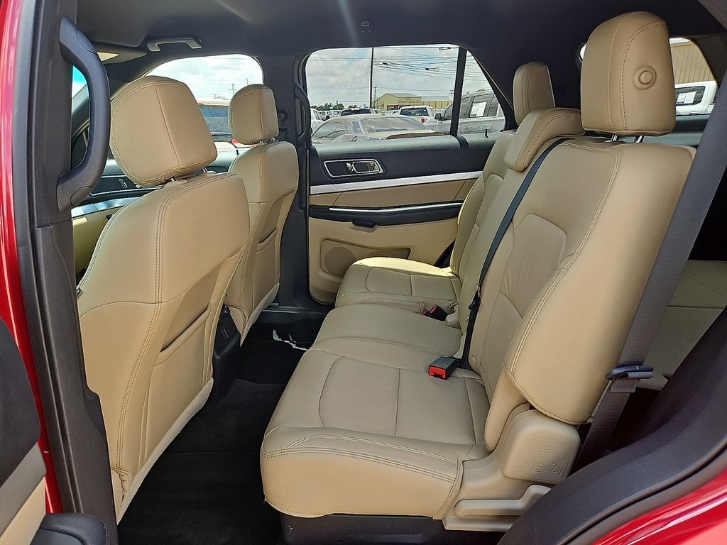 Used 2017 Ruby Red Metallic Tinted Clearcoat Ford XLT image 16