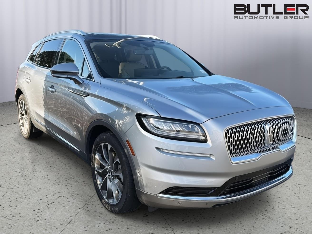 Used 2021 Silver Radiance Lincoln Reserve image 6