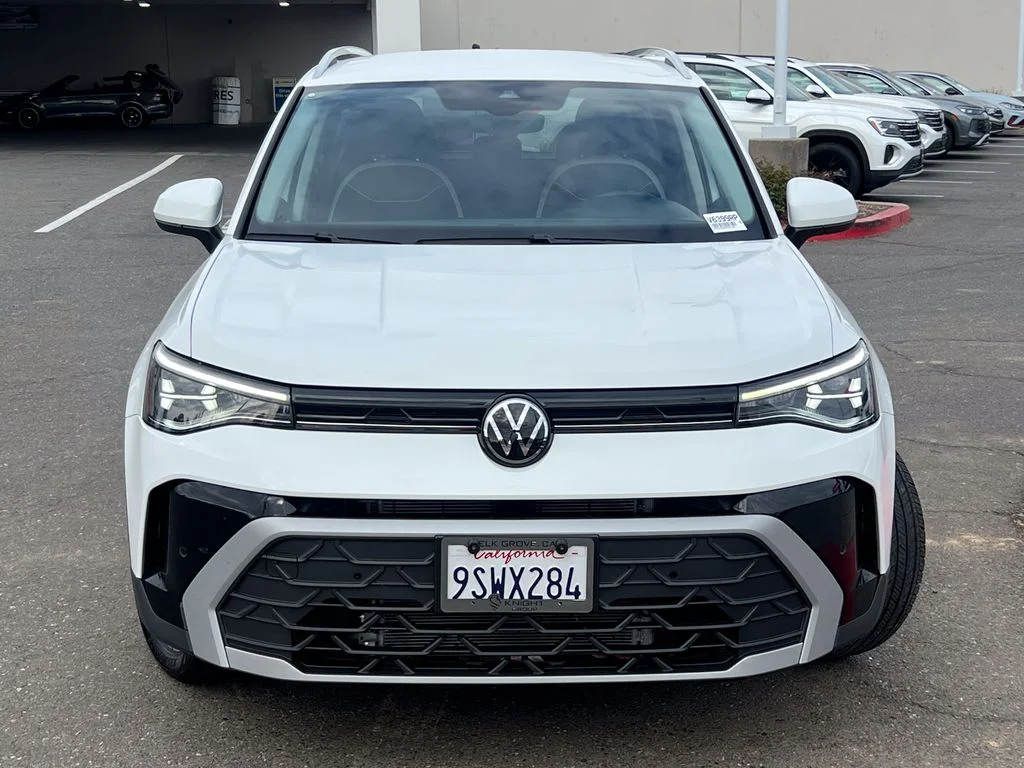 Used 2025  Volkswagen 1.5T SE image 4
