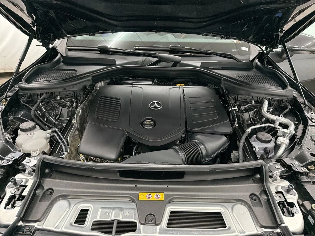 Used 2026 Gray Mercedes-Benz GLC 300 image 30