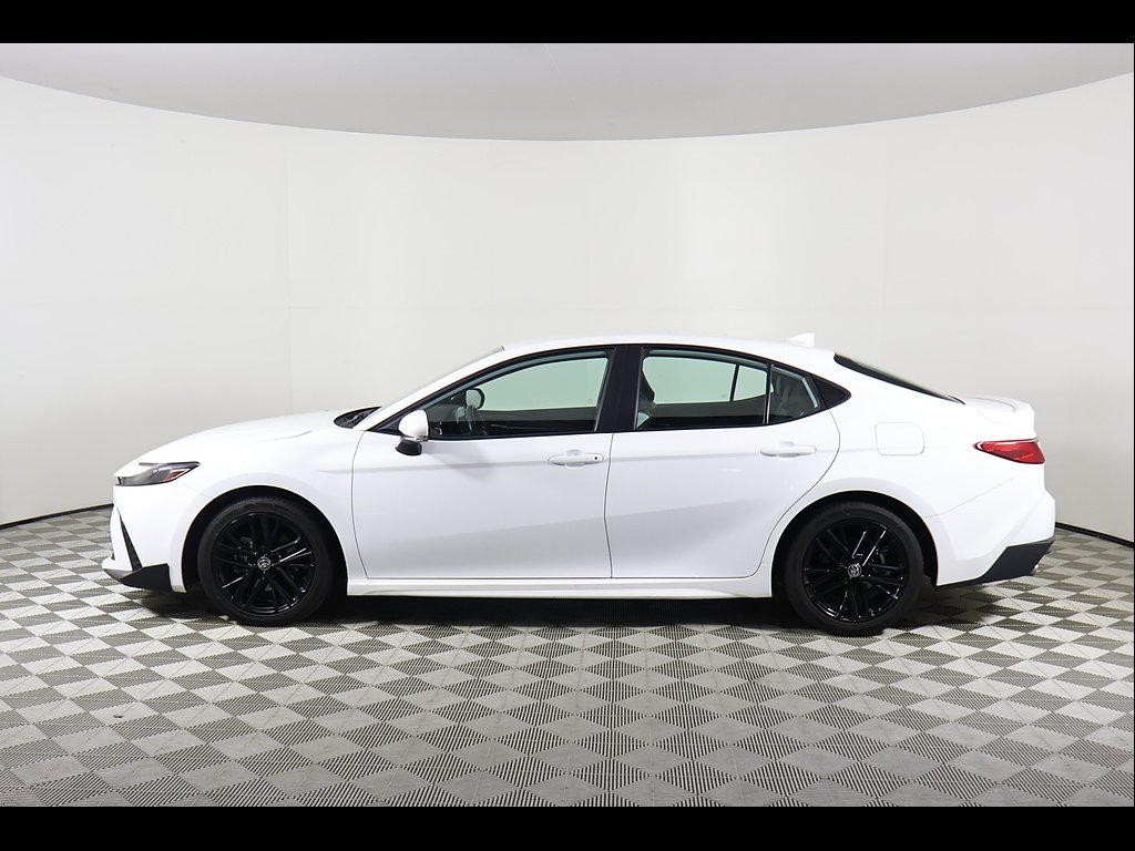 Used 2025 Ice Cap Toyota SE image 3