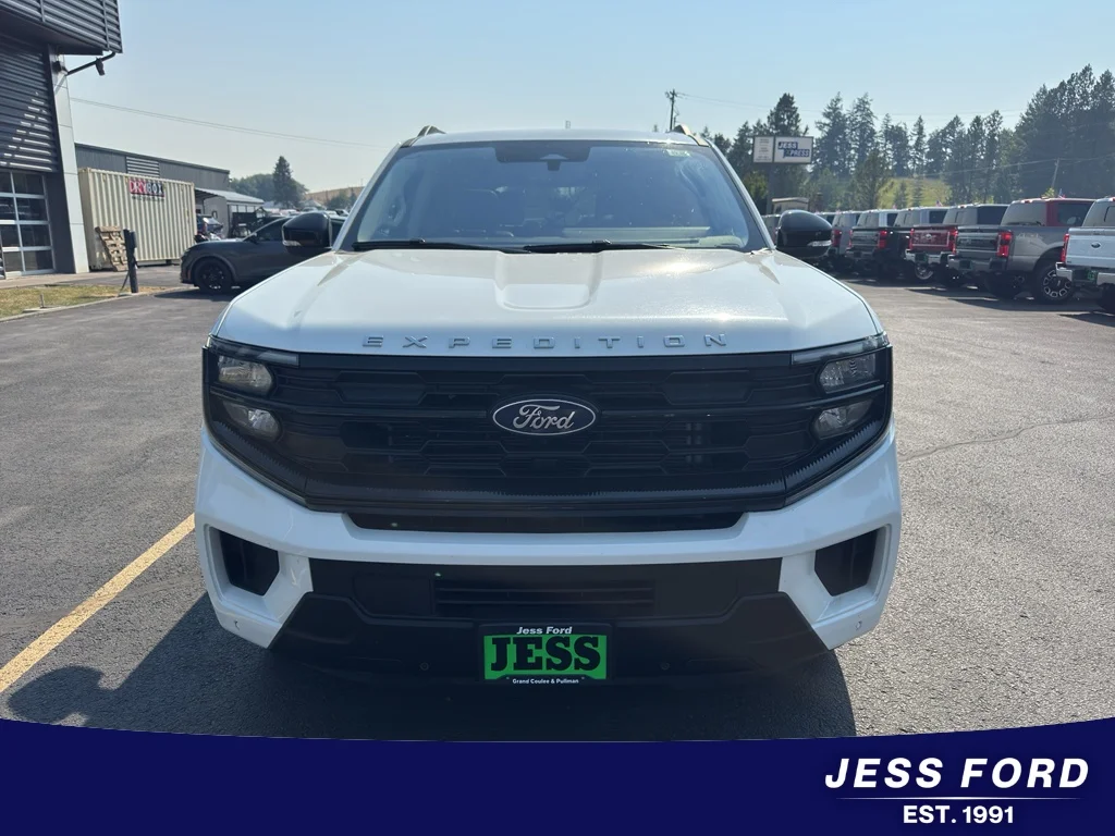 Certified Used 2025 Star White Metallic Tri-Coat Ford Active image 3