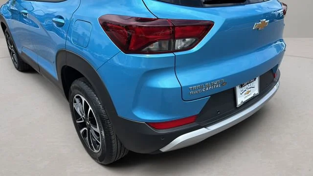Used 2025 Marina Blue Metallic Chevrolet LT image 10