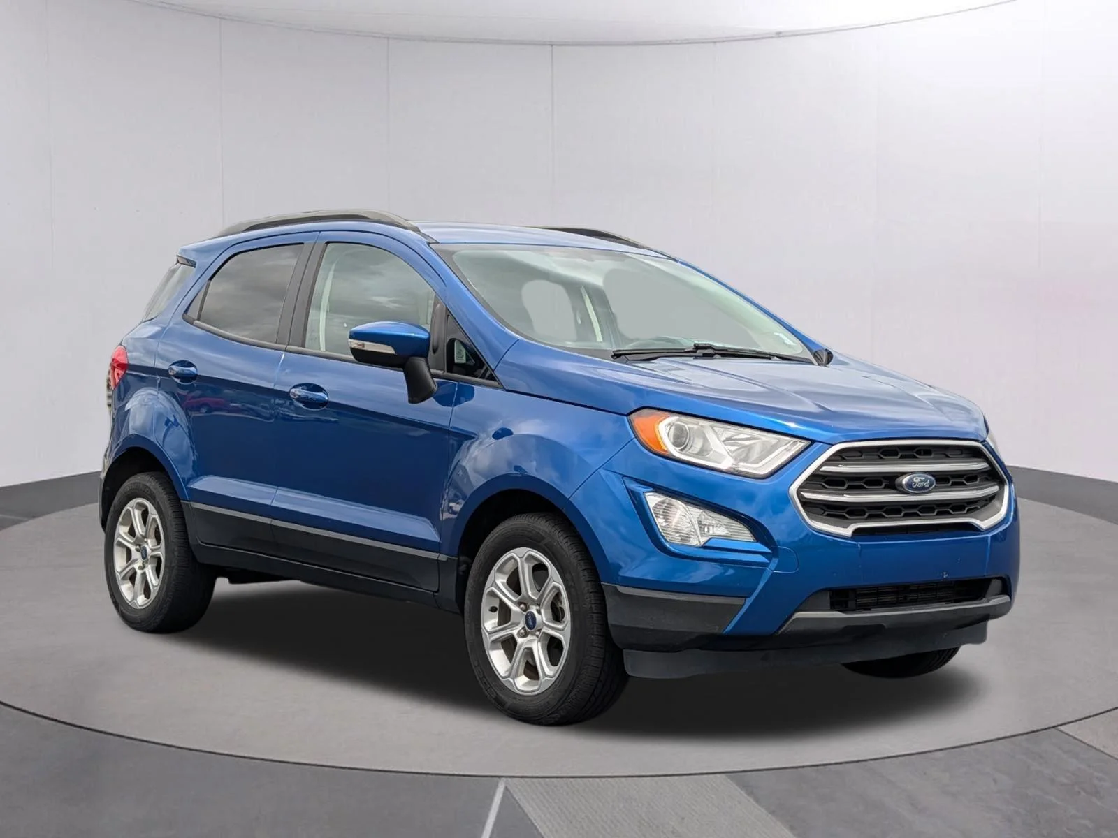 Used 2021 Lightning Blue Ford SE image 7