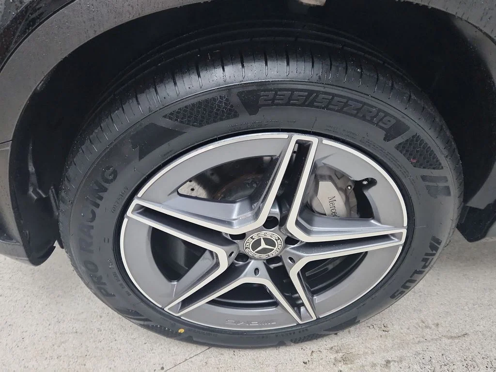 Used 2022 Black Mercedes-Benz GLC 300 image 14