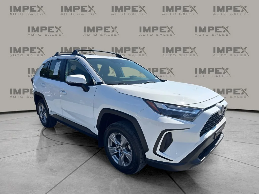 Used 2024 White Toyota XLE image 7