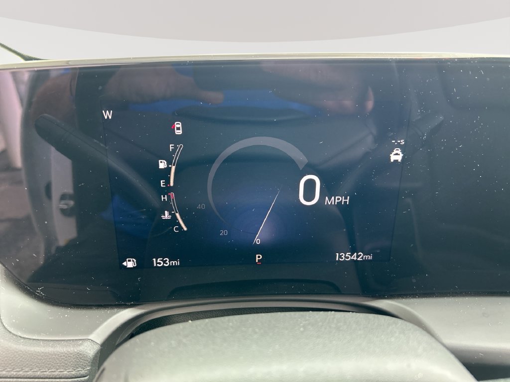 Used 2024 Off-white Buick Sport Touring image 15