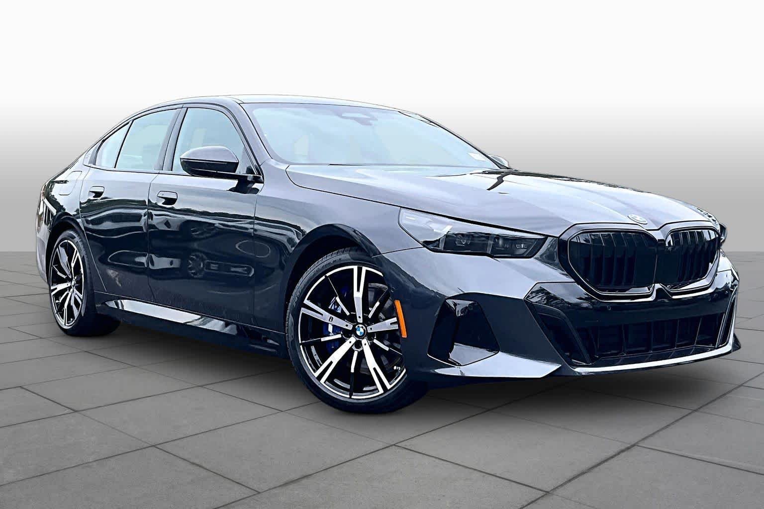 New 2026 Dark Graphite Metallic BMW 550e xDrive image 2