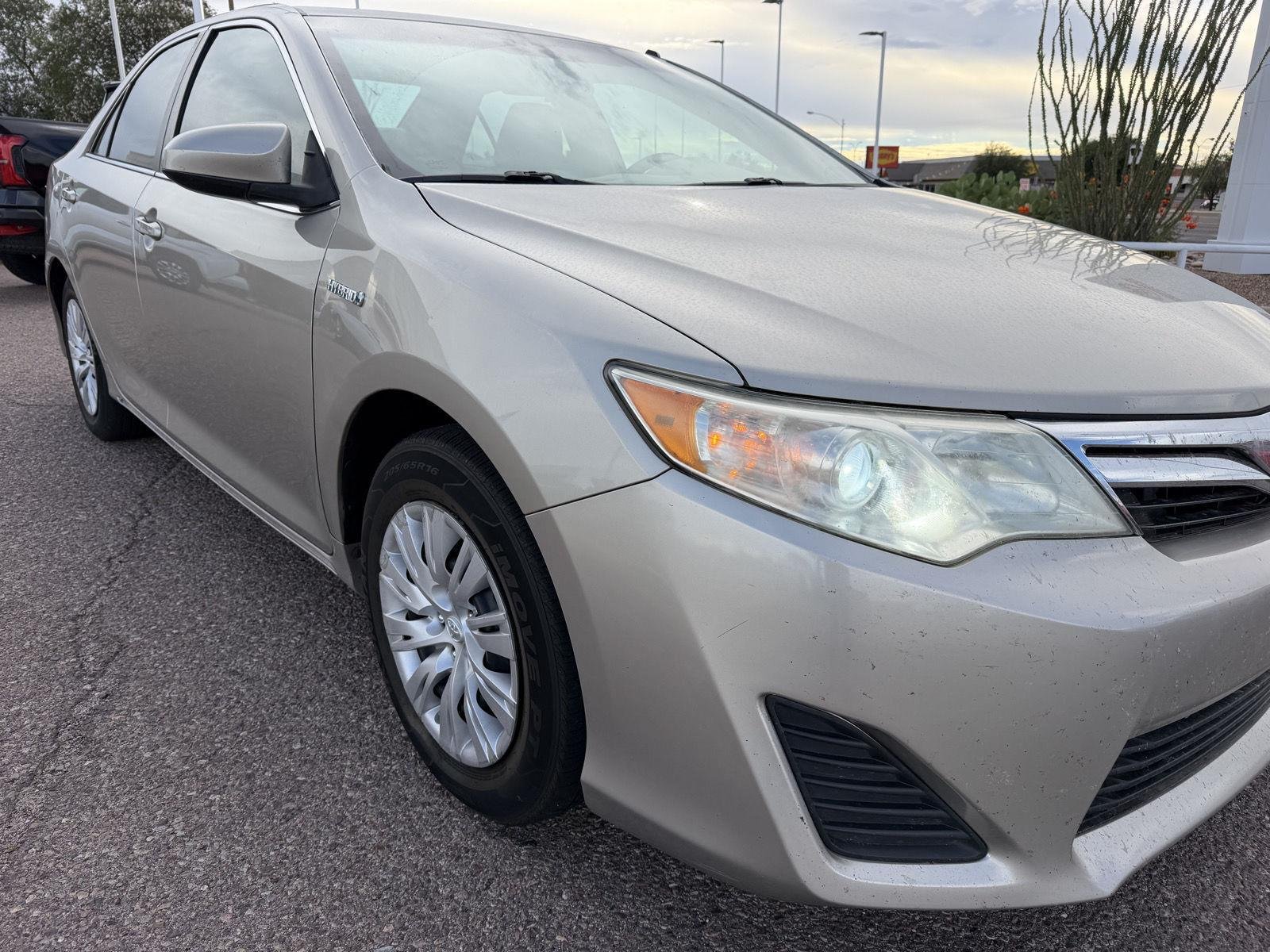 Used 2014 Creme Brulee Mica Toyota LE image 12