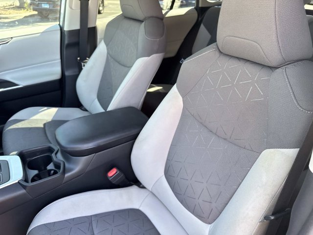 Used 2021 Silver Sky Metallic Toyota XLE image 20