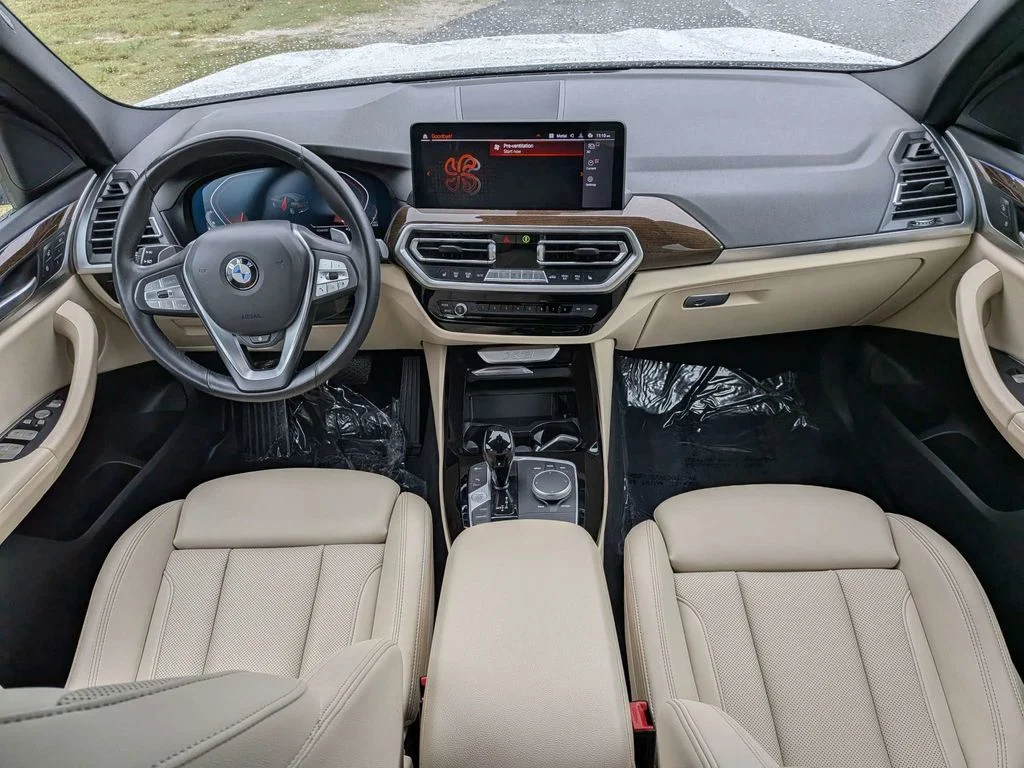 Used 2022 White BMW sDrive30i image 15
