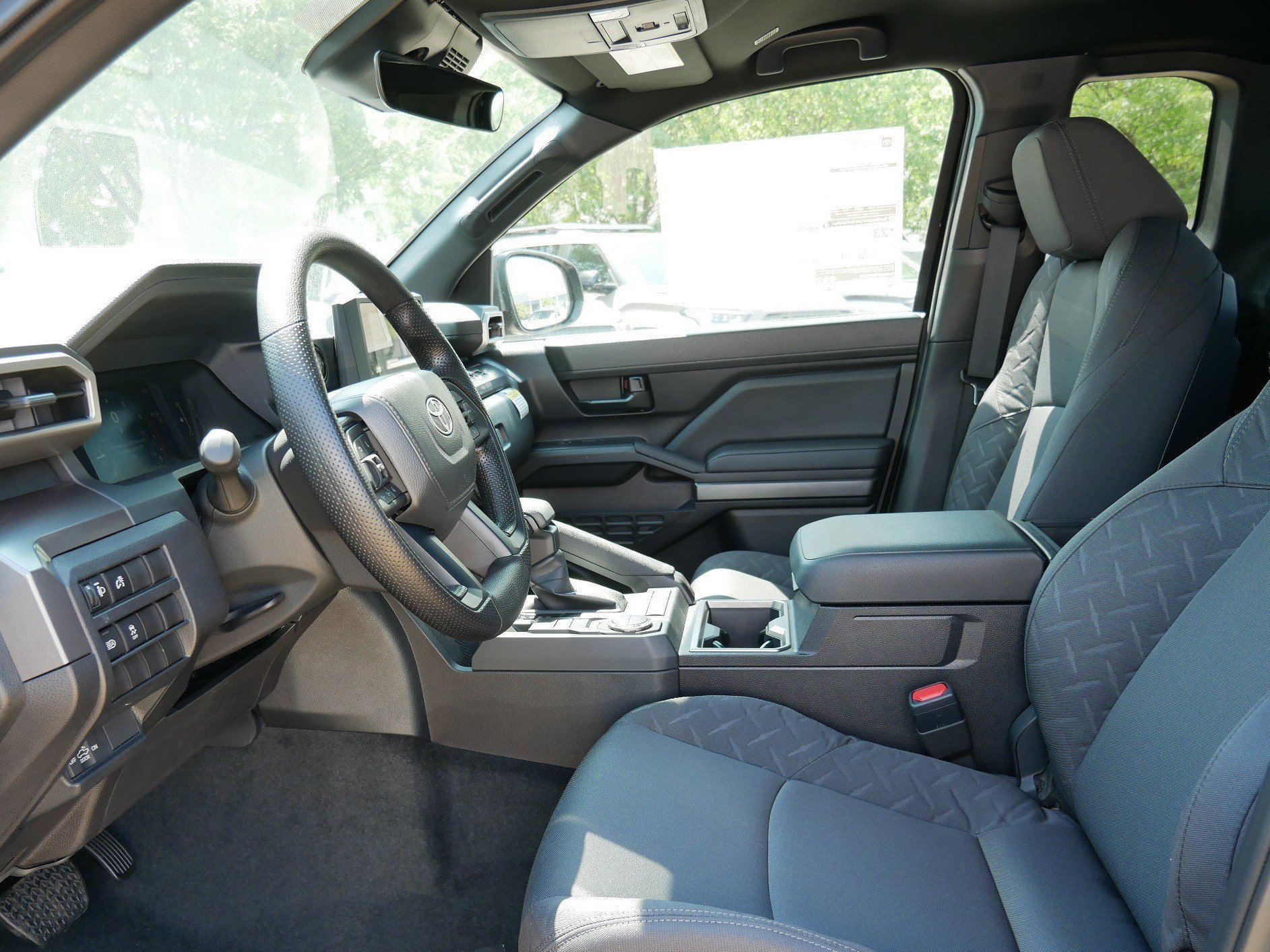 2025 Toyota Tacoma SR5 - Photo 6