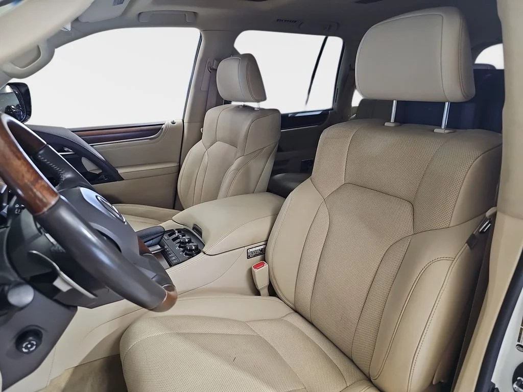 Used 2020 White Lexus 570 image 18