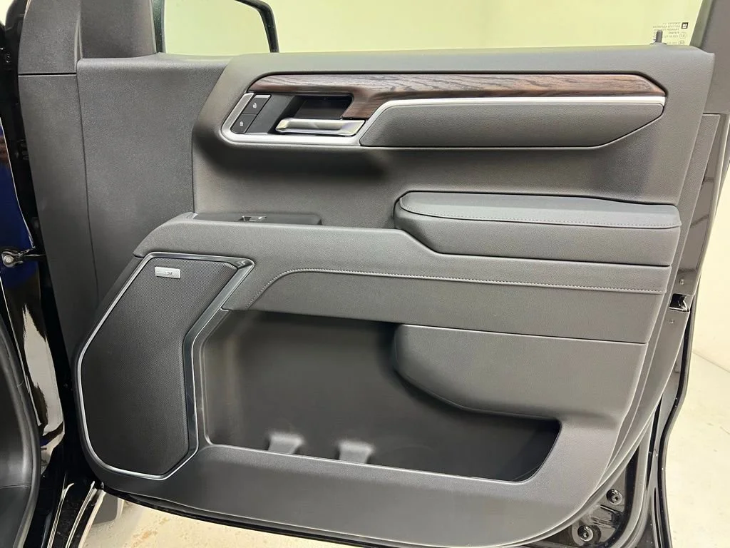 New 2026 Onyx Black GMC SLT image 29