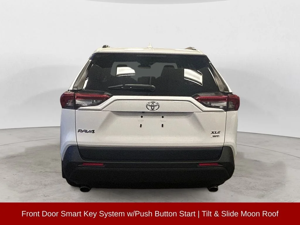 Used 2020 Super White Toyota XLE image 5
