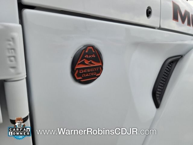 Used 2025 White Jeep Mojave image 18