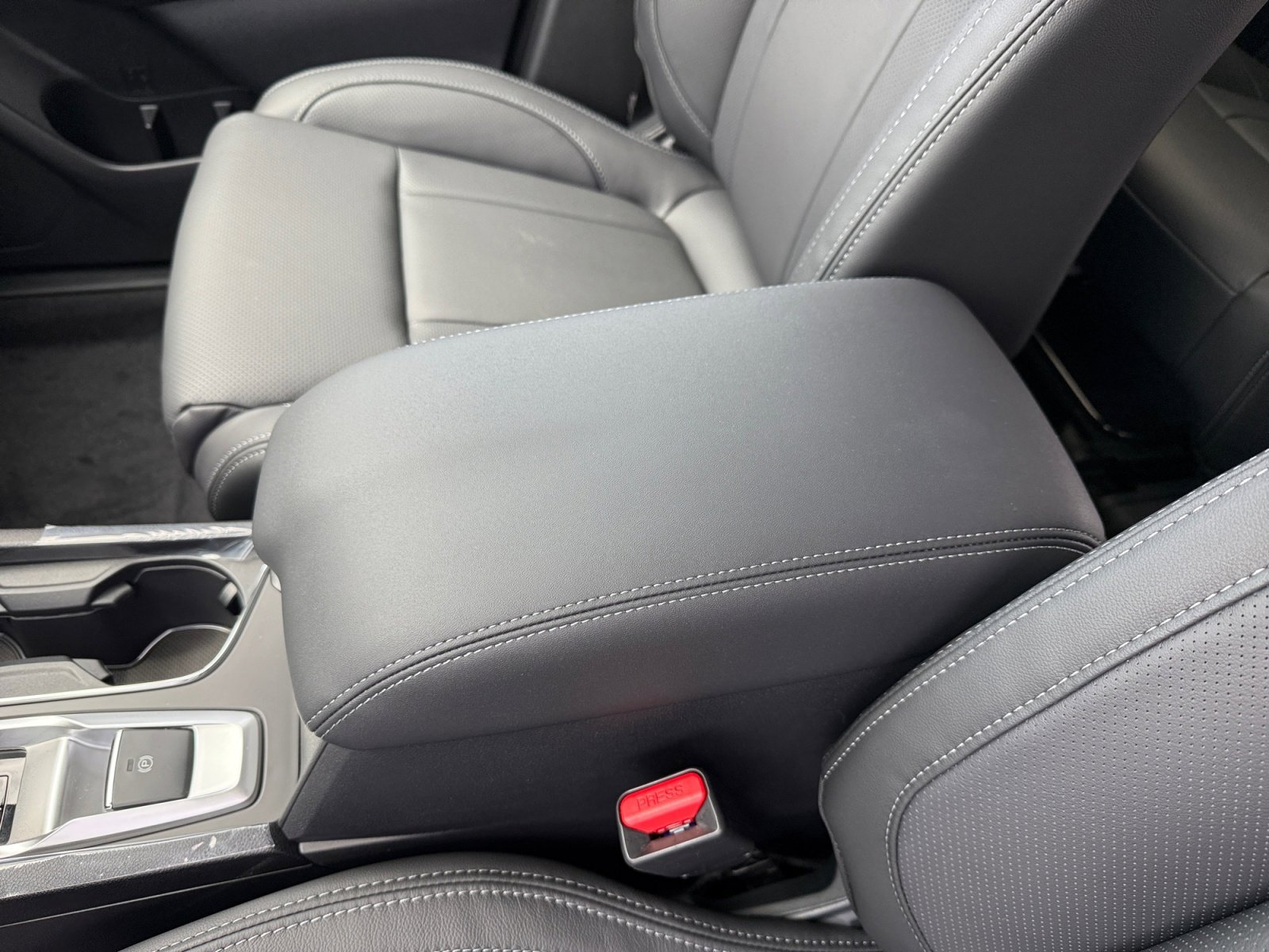 New 2026 SAPPHIRE BLUE PEARL Subaru Limited 7-Passenger image 14